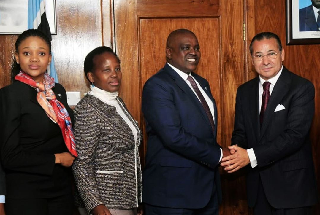 Chairman Kamel Ghribi; Bogolo Kenewendo, Former Minister of Investment, Botswana; Unity Dow, Minister of International Affair and Cooperation, Botswana; Mokgweetsi Masisi, President of Botswana.