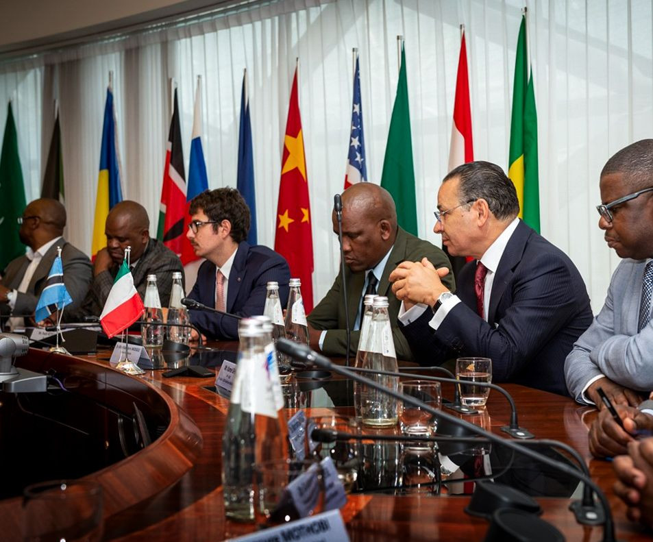 Chairman Kamel Ghribi; Paolo Rotelli President of University Vita-Salute San Raffaele, Italy; Alfred Madigele, Minister of Health and Wellness, Botswana.