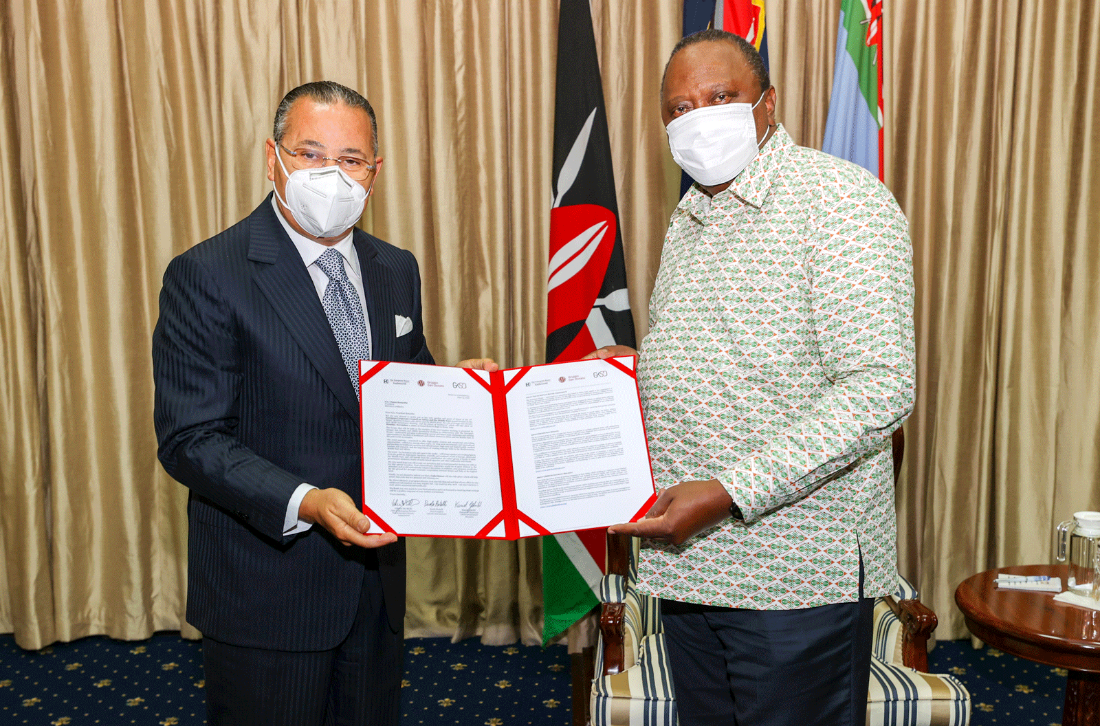 Chairman Kamel Ghribi; H.E. Uhuru Kenyatta, President of Kenya.