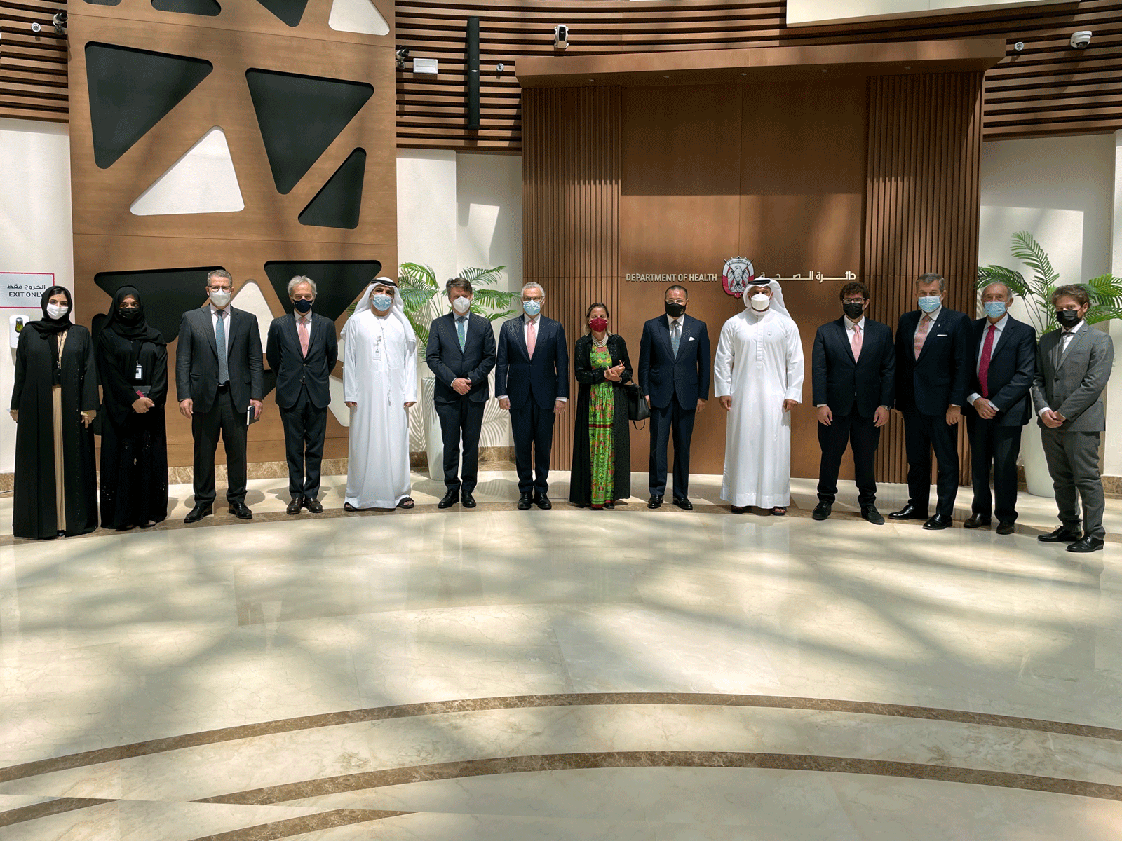 Chairman Kamel Ghribi; H.E. Sheikh Abdullah bin Mohammed Al Hamed, Chairman of the Department of Health – Abu Dhabi.