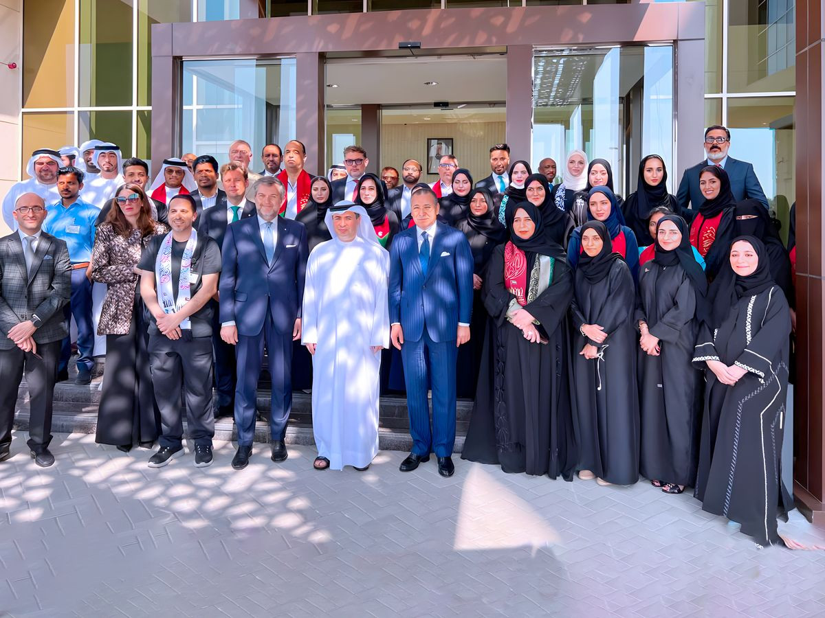 Chairman Kamel Ghribi with H.E. Dr. Abdelaziz Saeed Bin Butti Al Mheiri, Member of Executive Council, Chairman of Sharjah Health Authority.