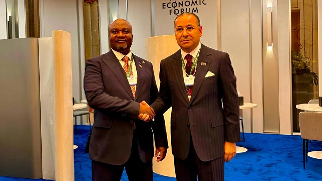 Kamel Ghribi with Ibrahim Matola, Malawian Minister of Energy.