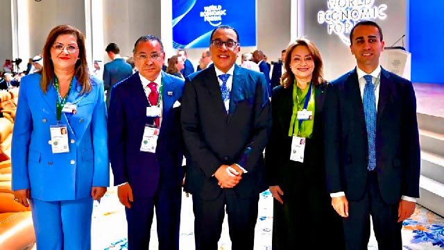 Kamel Ghribi with Mostafa Madbouly, Prime Minister of Egypt, Hala Helmy Elsaid, Minister of Planning and Economic Development of Egypt, Amani Abou Zeid, African Union Commissioner for infrastructure and Energy and Luigi Di Maio EU Special Representative for the Gulf.