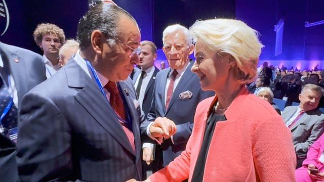 Kamel Ghribi with Ursula von der Leyen, President of the European Commission.