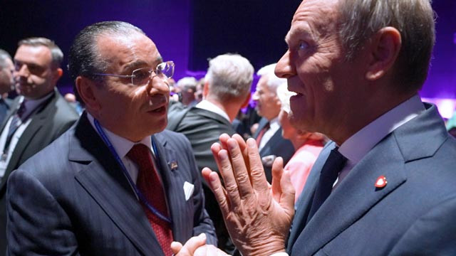 Kamel Ghribi with Donald Tusk, Prime Minister of Poland.