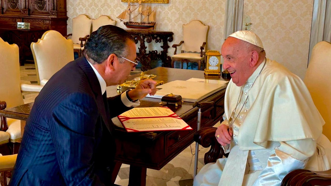 Kamel Ghribi with His Holiness Pope Francis.
