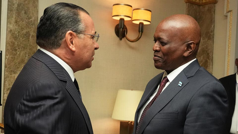 Kamel Ghribi with H.E. Mokgweetsi Masisi, President of the Republic of Botswana.