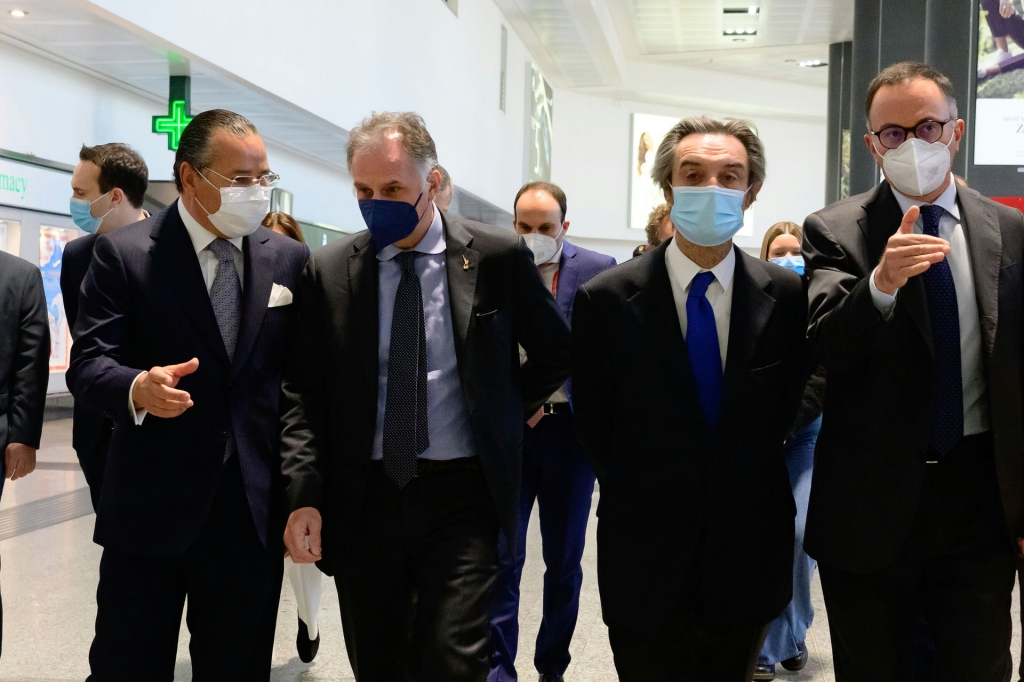 The first Covid-19 free flight arrives from the USA to Italy.