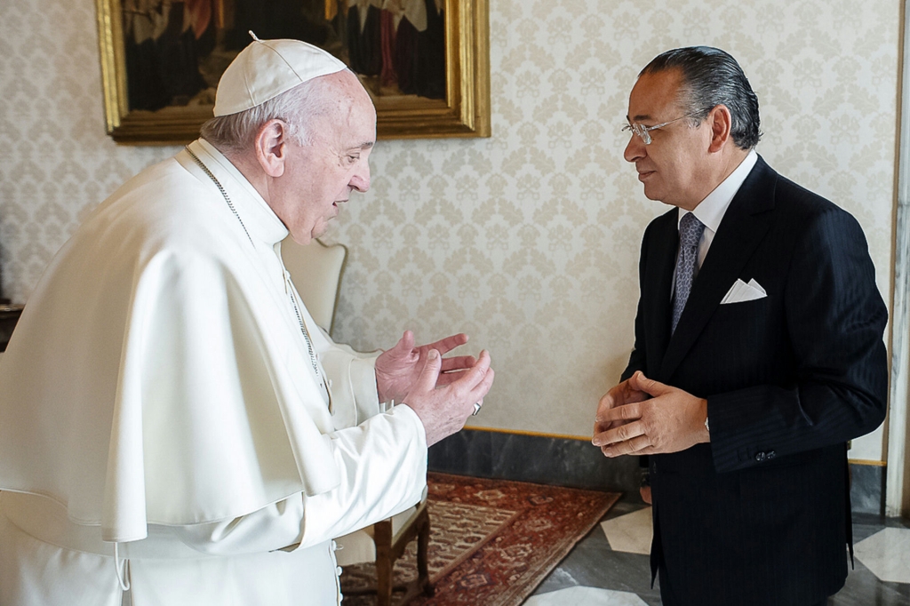 Kamel Ghribi meets His Holiness, the Pontifex Maximus, Pope Francis