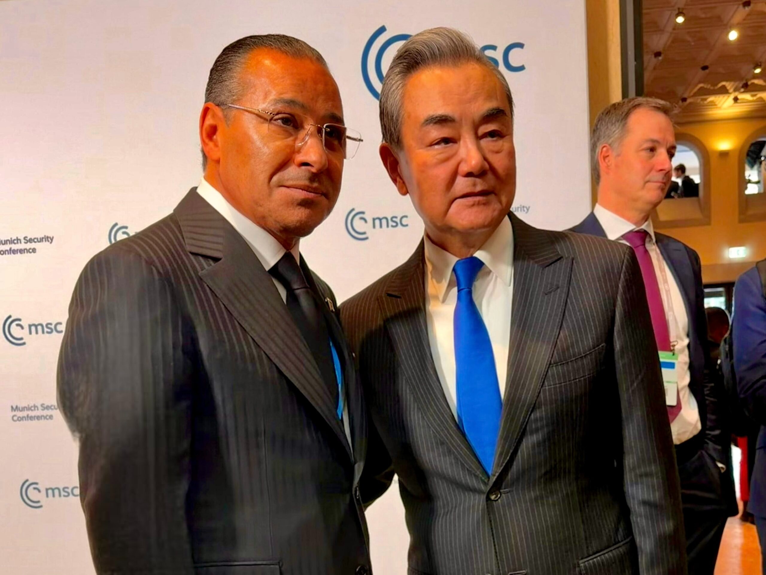 <p>Kamel Ghribi with Wang Yi, Foreign Minister of the People's Republic of China</p>