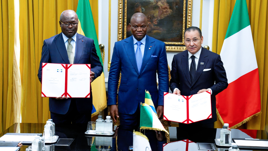 Kamel Ghribi with H.E. Brice Clotaire Oligui Nguema, President of Gabon and Régis Onanga Ndiaye, Foreign Minister of Gabon