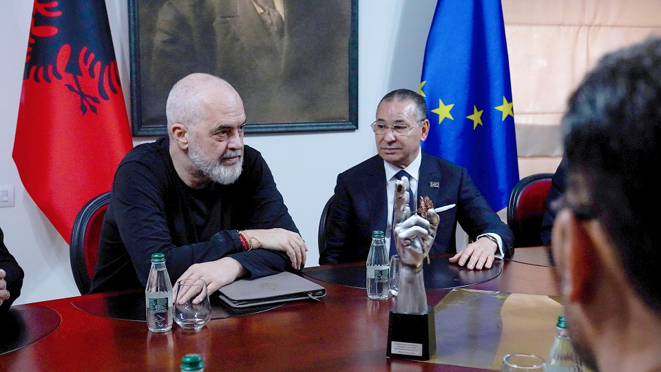 Kamel Ghribi with Edi Rama, Prime Minister of Albania.