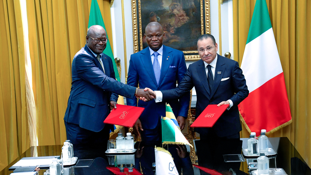 Kamel Ghribi with H.E. Brice Clotaire Oligui Nguema, President of Gabon and Régis Onanga Ndiaye, Foreign Minister of Gabon